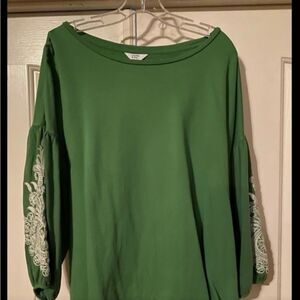 Crown & Ivy sweatshirt
